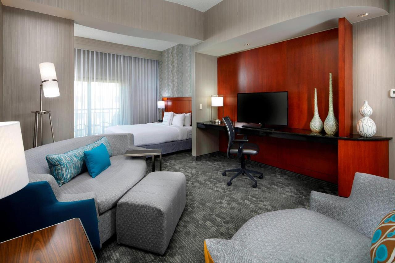 Courtyard By Marriott San Antonio Six Flags At The Rim Exterior foto